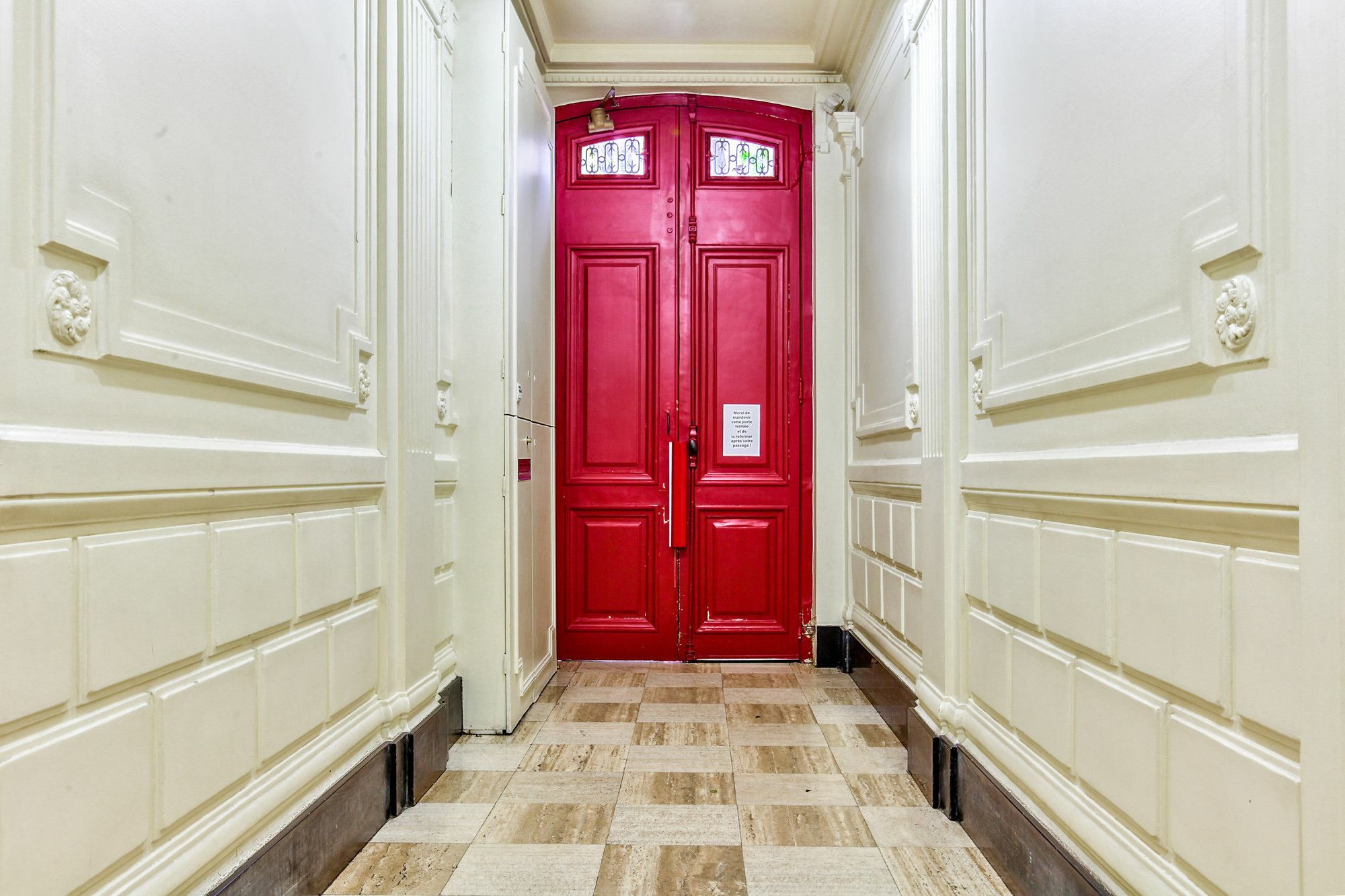08 - Design Flat Republique Apartment *